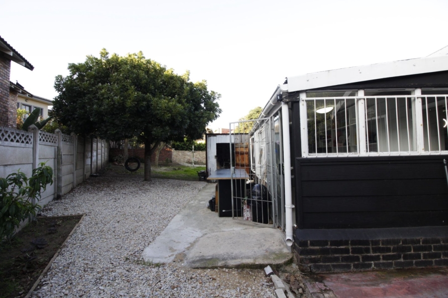 3 Bedroom Property for Sale in Wavecrest Eastern Cape